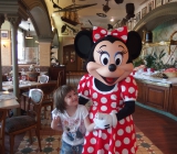 Pauline chez Mickey