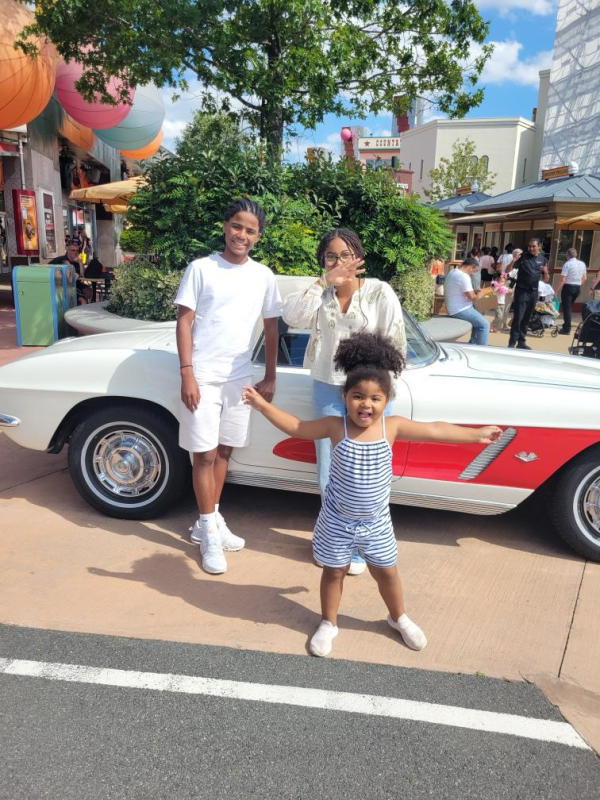 Wadih en famille à Disneyland